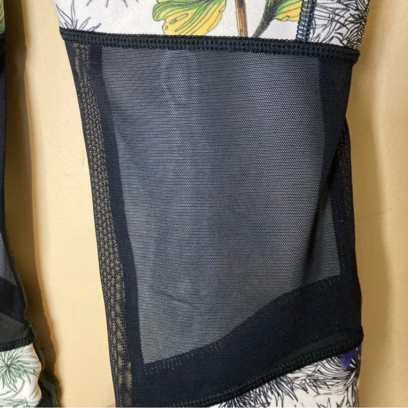 Calla by Carrie Underwood Limited Edition Leggings  Floral Fleuria Size Small - Picture 6 of 9